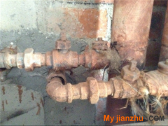 鐵水管生銹怎樣堵水 水管漏水有哪些原因