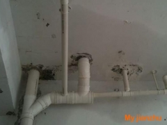 衛(wèi)生間順著管道漏水怎么辦 衛(wèi)生間管道有異味怎么辦