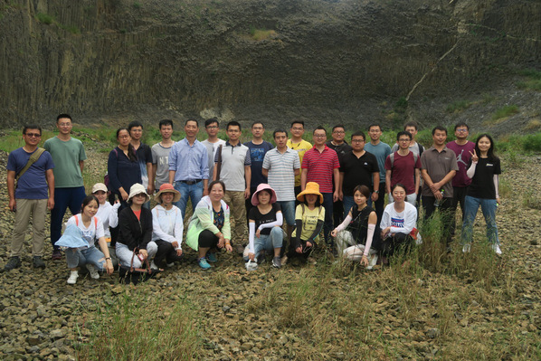 西南油氣田火山巖油氣藏勘探開發(fā)新技術(shù)培訓班結(jié)業(yè)